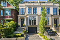 130 B FARNHAM AVENUE Toronto, ON M4V 1H4