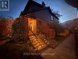 98 WOODMOUNT AVENUE Toronto, ON M4C 3Y2