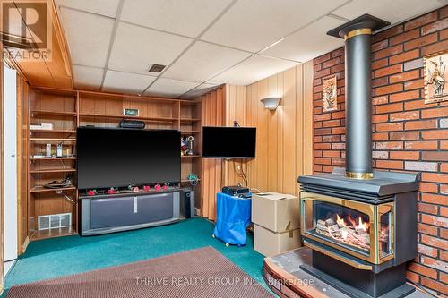 6 Southwood Crescent, London South (South D), ON - Indoor Photo Showing Other Room With Fireplace