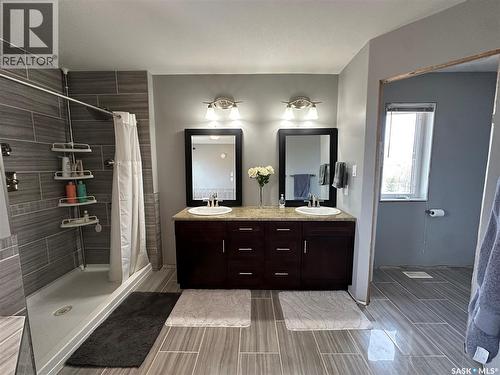 205 Roberts Avenue, Canora, SK - Indoor Photo Showing Bathroom