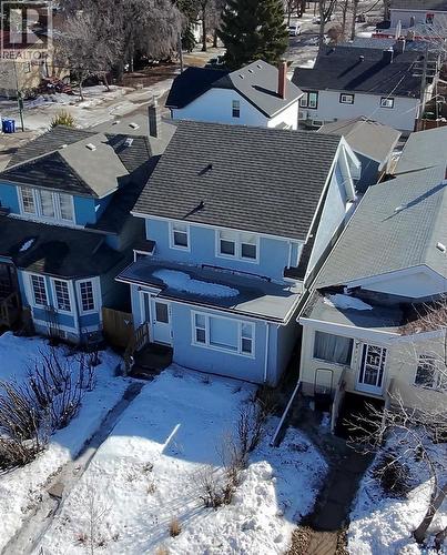 3809 Victoria Avenue, Regina, SK - Outdoor