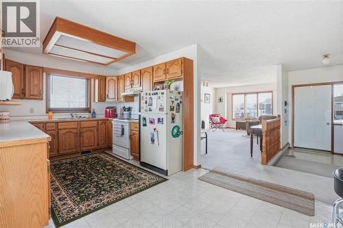 681 Canada Street, Central Butte, SK - Indoor Photo Showing Kitchen