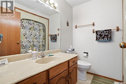 681 Canada Street, Central Butte, SK - Indoor Photo Showing Bathroom