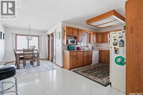 681 Canada Street, Central Butte, SK - Indoor Photo Showing Kitchen
