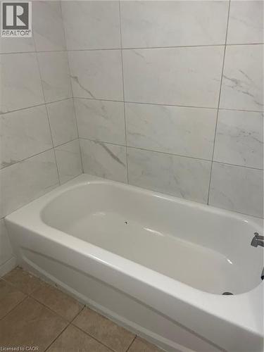 379 Holly Street, Waterloo, ON - Indoor Photo Showing Bathroom