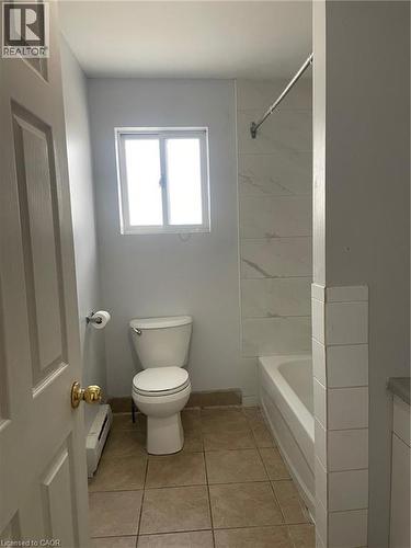 379 Holly Street, Waterloo, ON - Indoor Photo Showing Bathroom