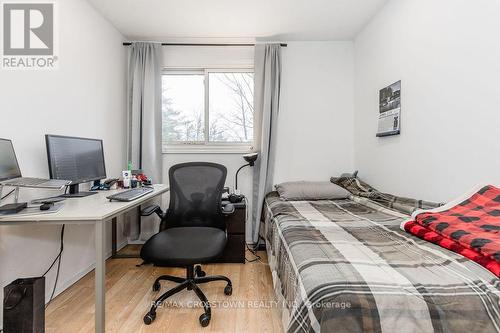 34 Kipling Place, Barrie, ON - Indoor Photo Showing Bedroom