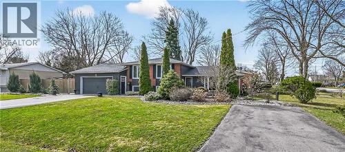 8 BENDAMERE Drive  Grimsby, ON L3M 2N3