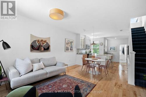 244 Flora Street, Ottawa, ON - Indoor Photo Showing Living Room