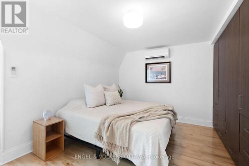 244 Flora Street, Ottawa, ON - Indoor Photo Showing Bedroom