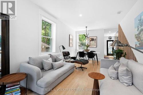 244 Flora Street, Ottawa, ON - Indoor Photo Showing Living Room