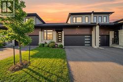 30 BENSLEY Lane  Hamilton, ON L9C 0E7