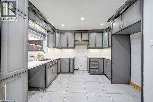 84 Andriana Crescent, Markham, ON - Indoor Photo Showing Kitchen With Double Sink