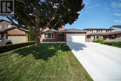 43 FLAMINGO DRIVE  Hamilton, ON L9A 4X6