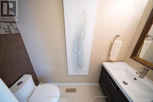 43 Flamingo Drive, Hamilton, ON - Indoor Photo Showing Bathroom