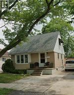 1484 FRANCOIS Windsor, ON N8Y 4L4