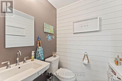 82 Nathan Crescent, Barrie, ON - Indoor Photo Showing Bathroom