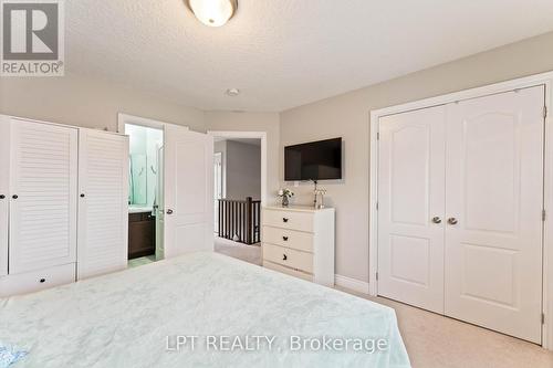 82 Nathan Crescent, Barrie, ON - Indoor Photo Showing Bedroom
