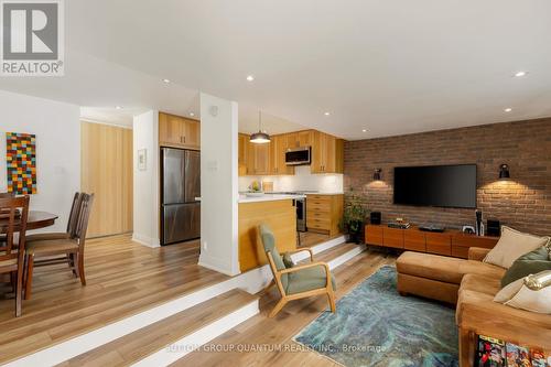 401 - 15 Elizabeth Street N, Mississauga, ON - Indoor