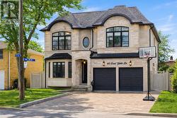 60 CORAL GABLE DRIVE Toronto, ON M9M 1P1