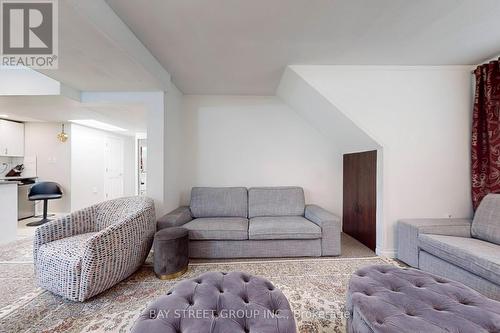 6119 Wabukayne Court, Mississauga, ON - Indoor Photo Showing Living Room