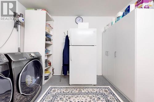 6119 Wabukayne Court, Mississauga, ON - Indoor Photo Showing Laundry Room