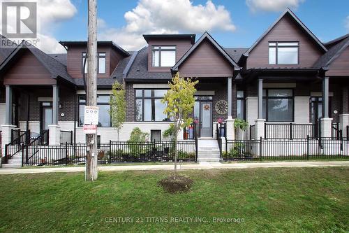 18 VERN ROBERTSON GATE  Uxbridge, ON L9P 0R9