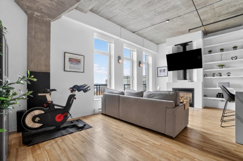 Salon - 605-20 Rue Des Soeurs-Grises, Montréal (Ville-Marie), QC - Indoor