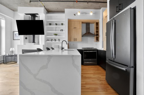 Cuisine - 605-20 Rue Des Soeurs-Grises, Montréal (Ville-Marie), QC - Indoor Photo Showing Kitchen With Upgraded Kitchen