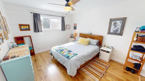 1105 10Th Street, Cranbrook, BC - Indoor Photo Showing Bedroom