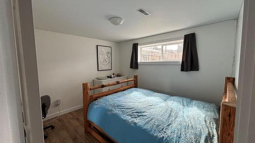 1105 10Th Street, Cranbrook, BC - Indoor Photo Showing Bedroom