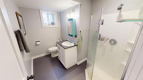 1105 10Th Street, Cranbrook, BC - Indoor Photo Showing Bathroom