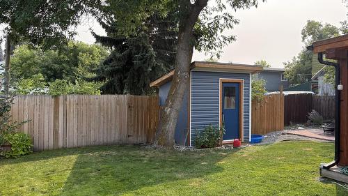 1105 10Th Street, Cranbrook, BC - Outdoor