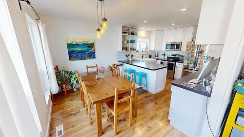 1105 10Th Street, Cranbrook, BC - Indoor Photo Showing Dining Room