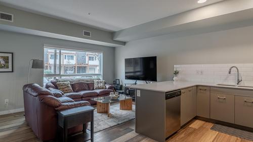 101-722 Valley Road, Kelowna, BC - Indoor