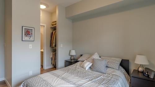 101-722 Valley Road, Kelowna, BC - Indoor Photo Showing Bedroom
