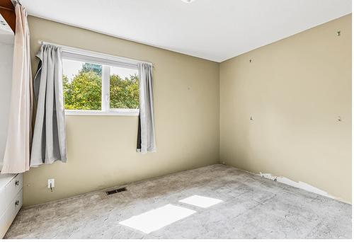 1117 15Th Avenue, Creston, BC - Indoor