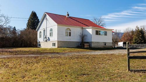 1117 15Th Avenue, Creston, BC - Outdoor