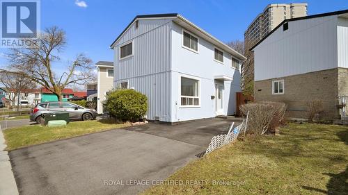 99 HUNTINGWOOD CRESCENT  Brampton, ON L6S 1S5