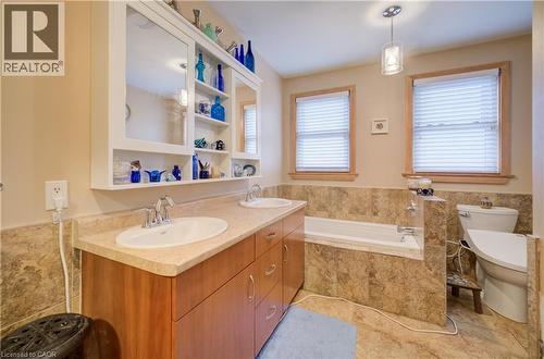 1864 Coronation Boulevard, Cambridge, ON - Indoor Photo Showing Bathroom