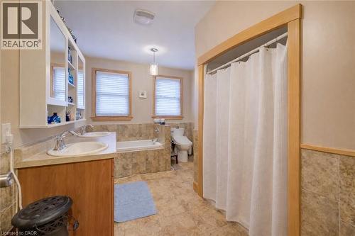 1864 Coronation Boulevard, Cambridge, ON - Indoor Photo Showing Bathroom