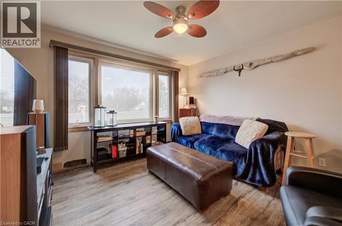 1864 Coronation Boulevard, Cambridge, ON - Indoor Photo Showing Living Room