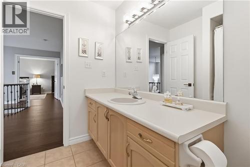 2208 Brays Lane, Oakville, ON - Indoor Photo Showing Bathroom