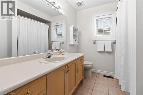 2208 Brays Lane, Oakville, ON - Indoor Photo Showing Bathroom