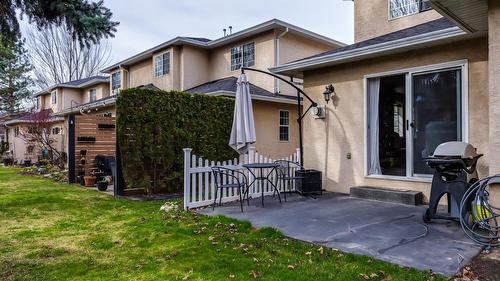 5-527 Yates Road, Kelowna, BC - Outdoor
