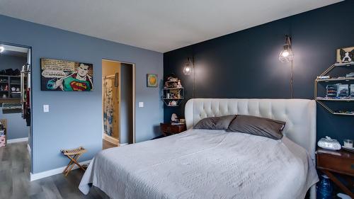 5-527 Yates Road, Kelowna, BC - Indoor Photo Showing Bedroom
