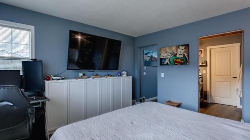 5-527 Yates Road, Kelowna, BC - Indoor Photo Showing Bedroom