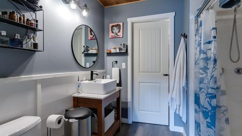 5-527 Yates Road, Kelowna, BC - Indoor Photo Showing Bathroom