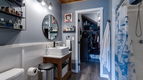 5-527 Yates Road, Kelowna, BC - Indoor Photo Showing Bathroom