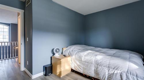5-527 Yates Road, Kelowna, BC - Indoor Photo Showing Bedroom